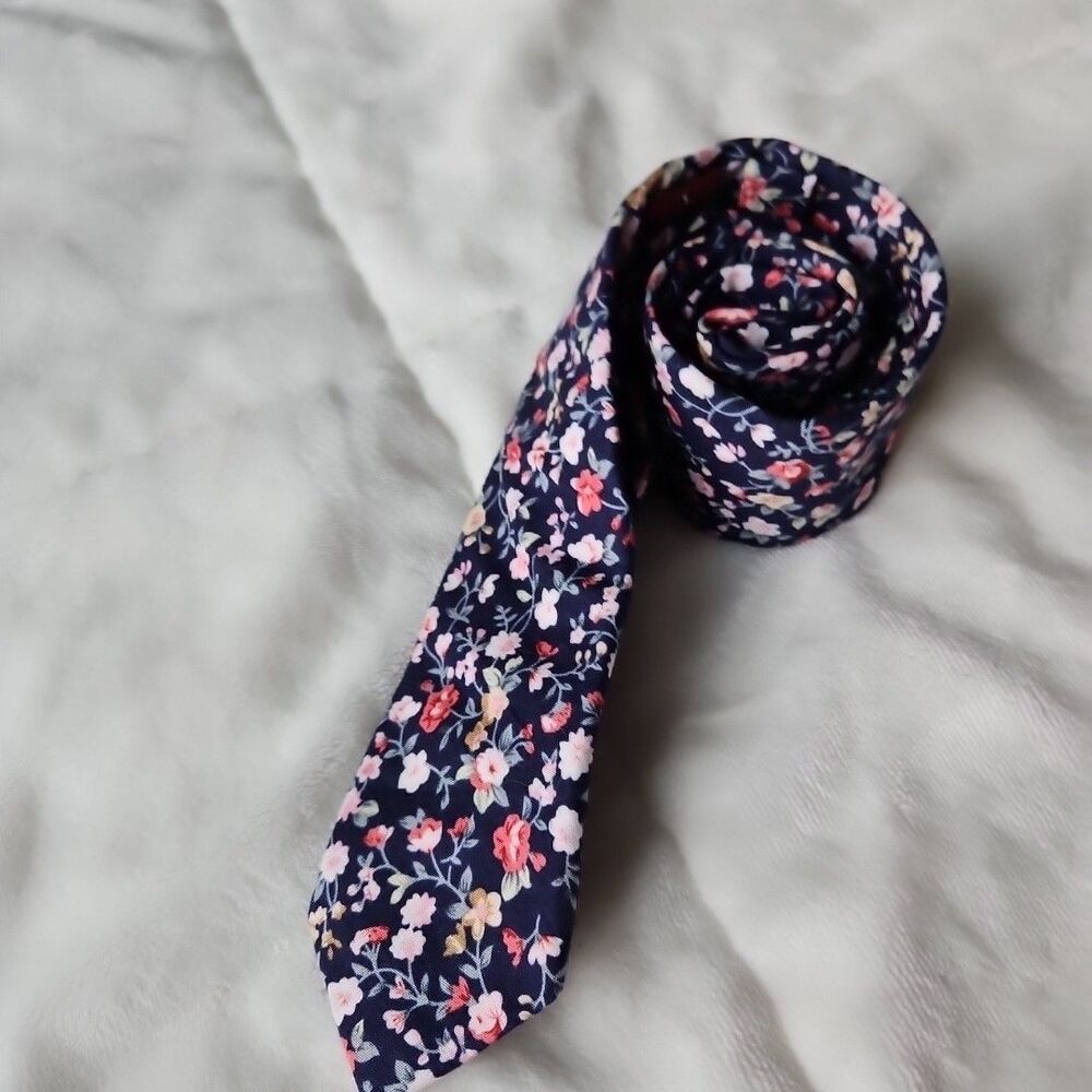 Penguin 100% Cotton Floral Men's Necktie Navy w/Pink and Rose ‎ SLIM